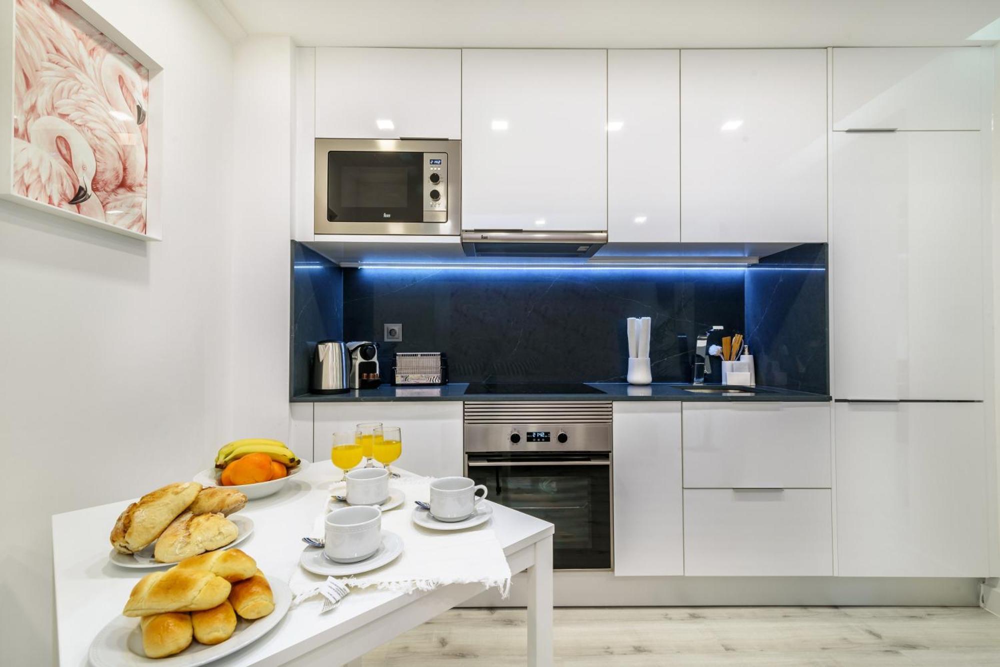 Whome City Chic Escape: Your Stylish Haven In Downtown Lisbon Bagian luar foto