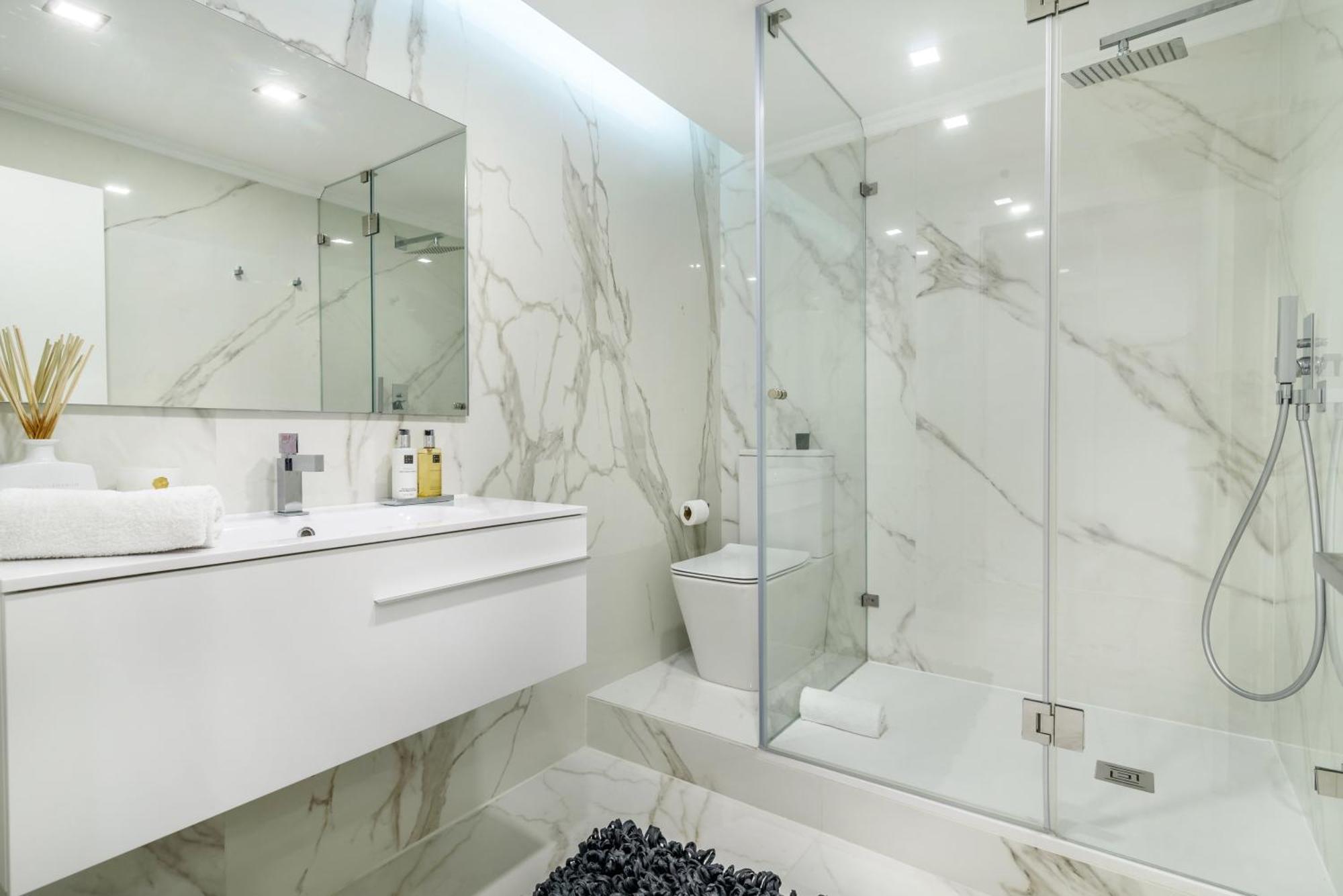Whome City Chic Escape: Your Stylish Haven In Downtown Lisbon Bagian luar foto