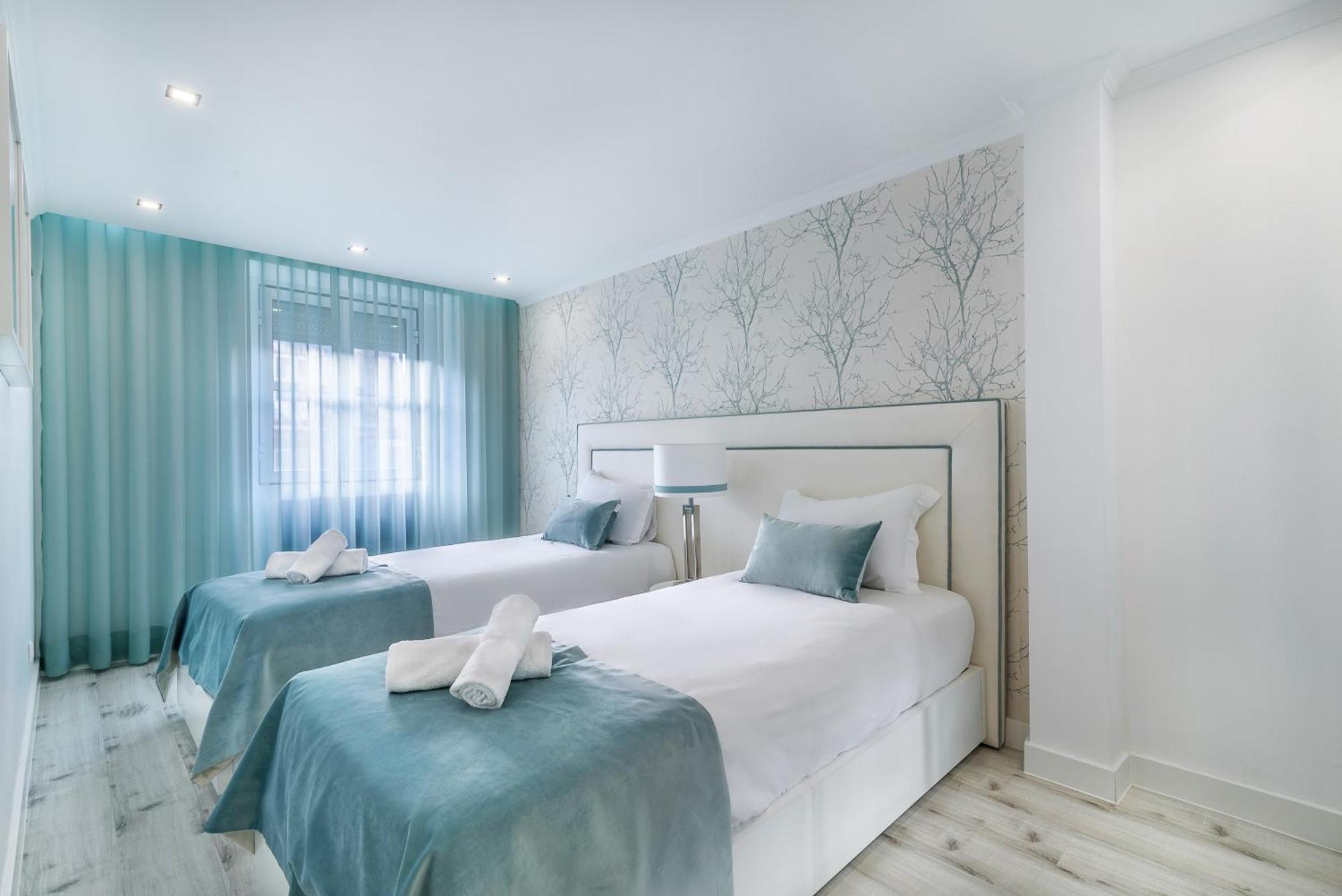 Whome City Chic Escape: Your Stylish Haven In Downtown Lisbon Bagian luar foto
