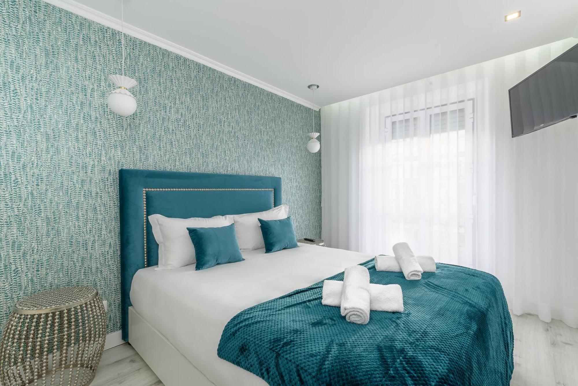 Whome City Chic Escape: Your Stylish Haven In Downtown Lisbon Bagian luar foto