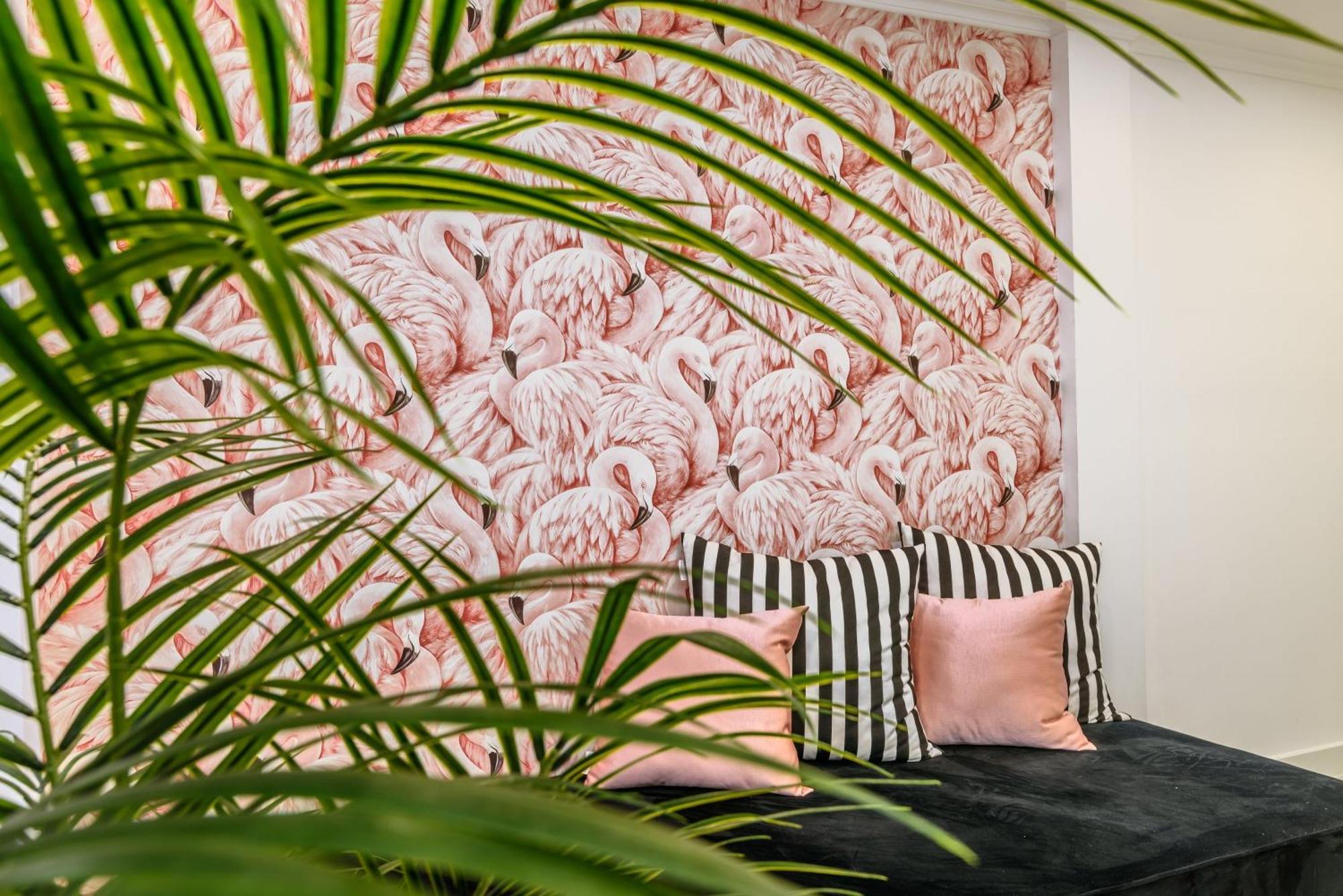 Whome City Chic Escape: Your Stylish Haven In Downtown Lisbon Bagian luar foto
