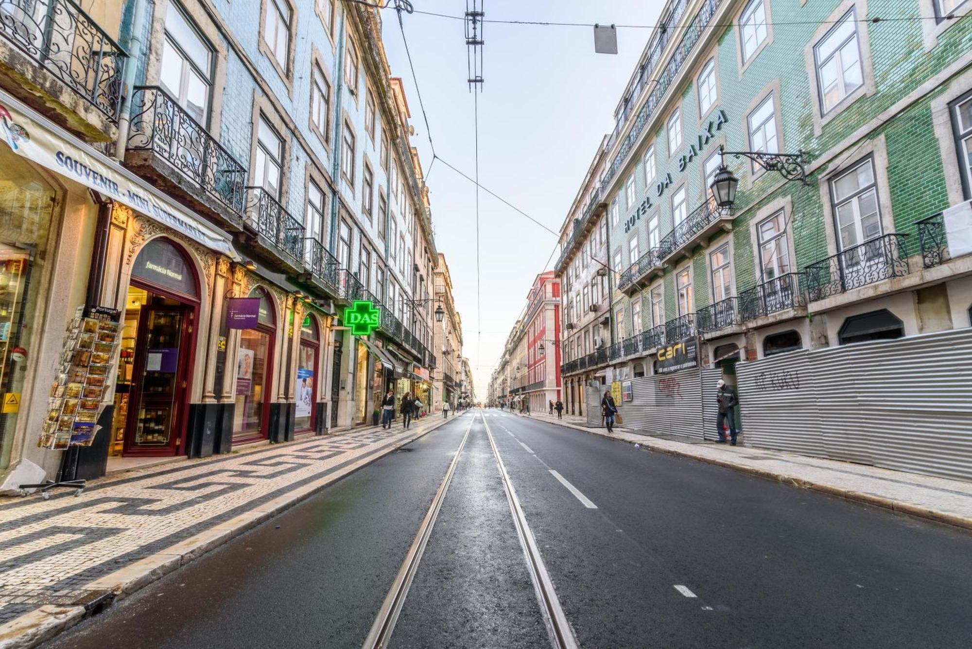 Whome City Chic Escape: Your Stylish Haven In Downtown Lisbon Bagian luar foto